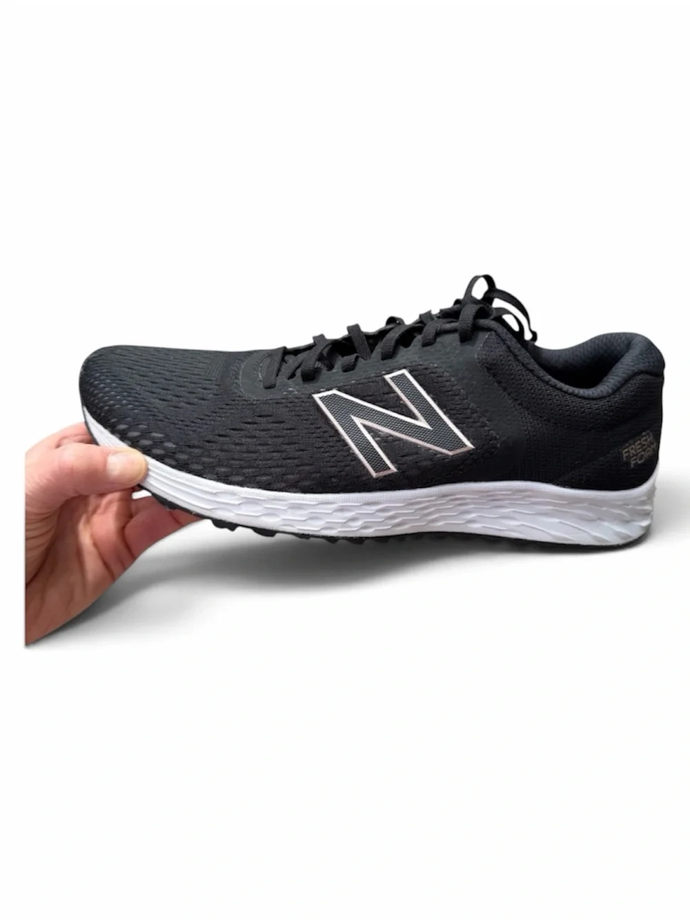 New Balance Women's Fresh Foam Arishi V2 Black w/ Rose Gold Running Shoe. Size 9